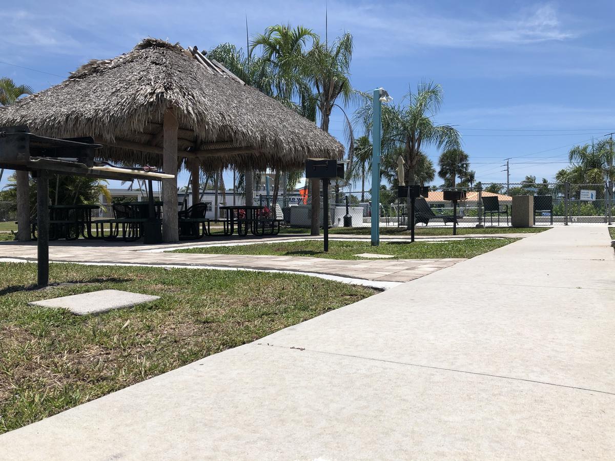 Hideaway Village Fort Myers Beach Exterior photo